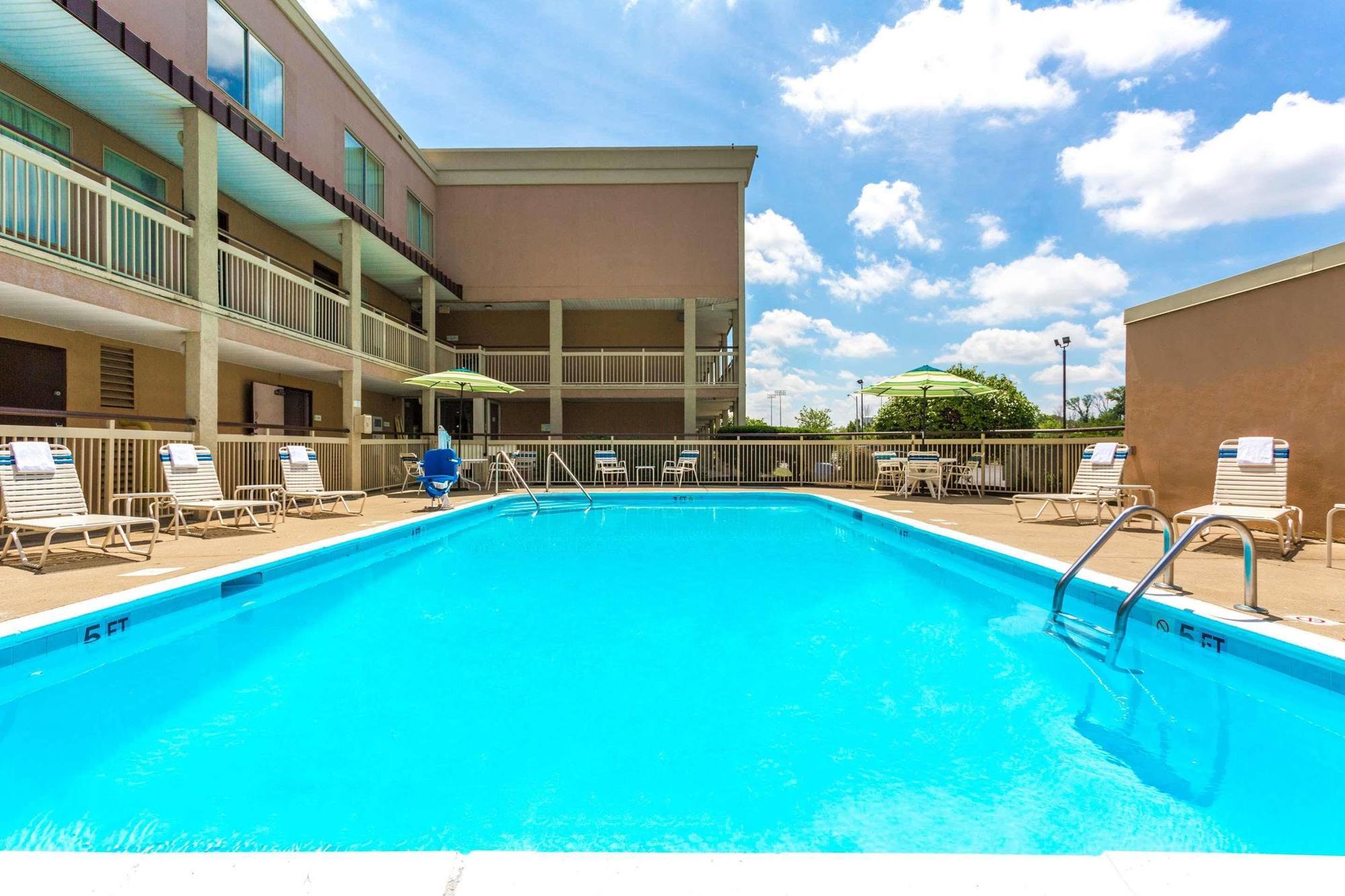 Days Inn By Wyndham Florence Cincinnati Area Exterior foto